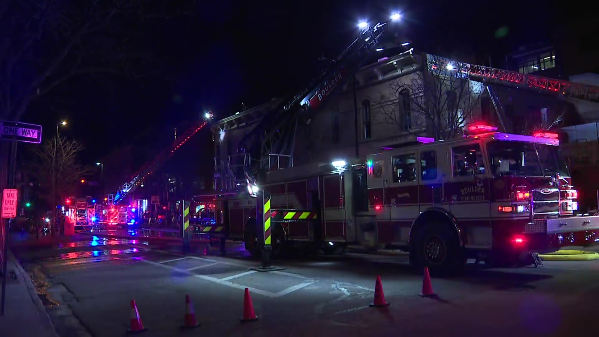 Structure fire reported on Pearl Street in Boulder – FOX31 Denver