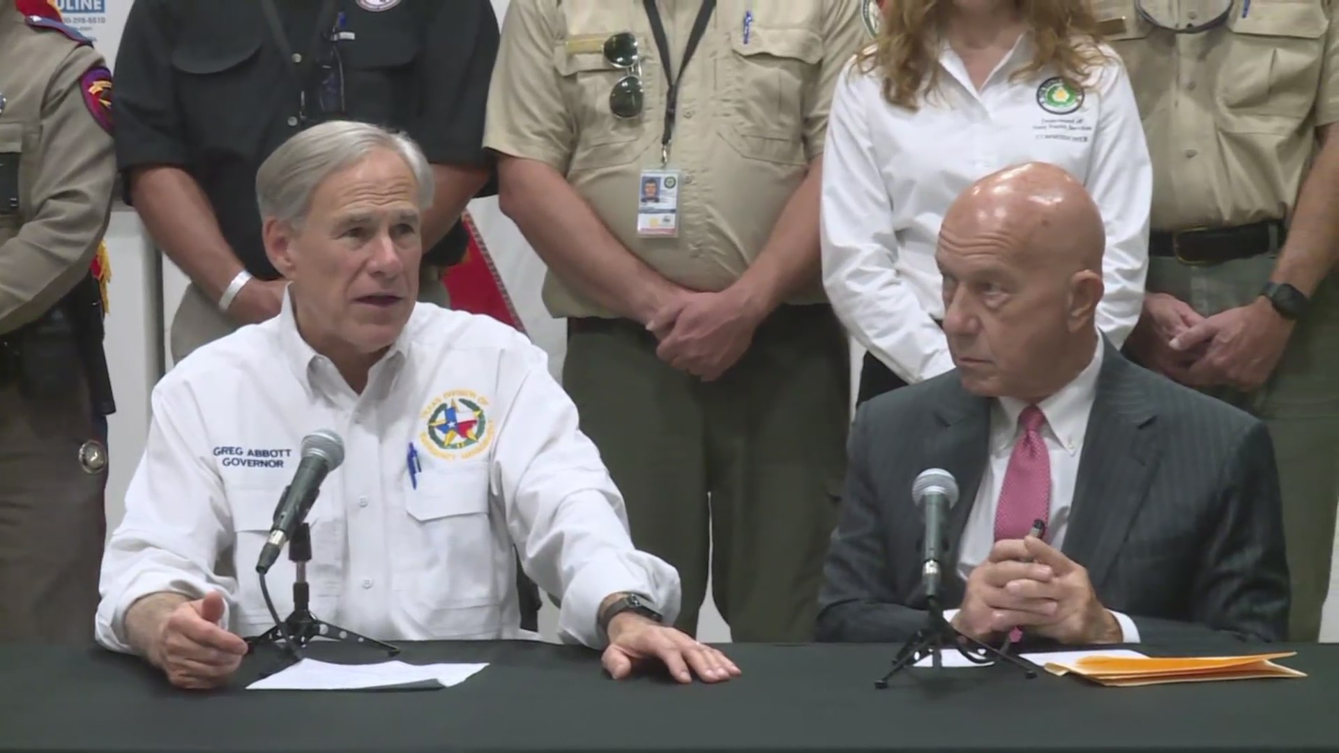 TX. Gov. Greg Abbott in Houston with mayor to demand answers from ...