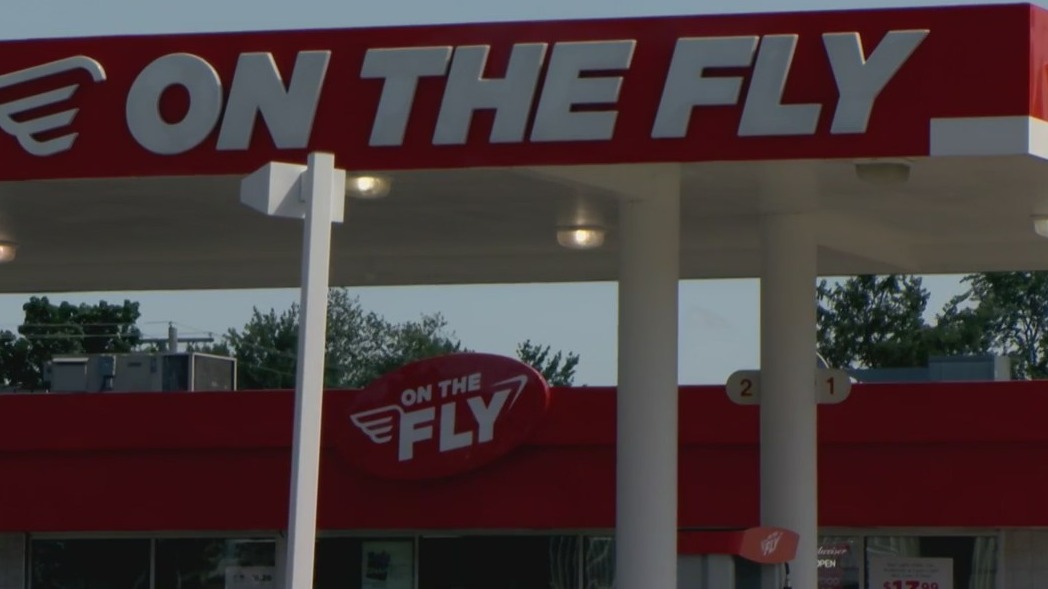 3 people shot at Evansville gas station Sunday morning Eyewitness News (WEHT/WTVW)