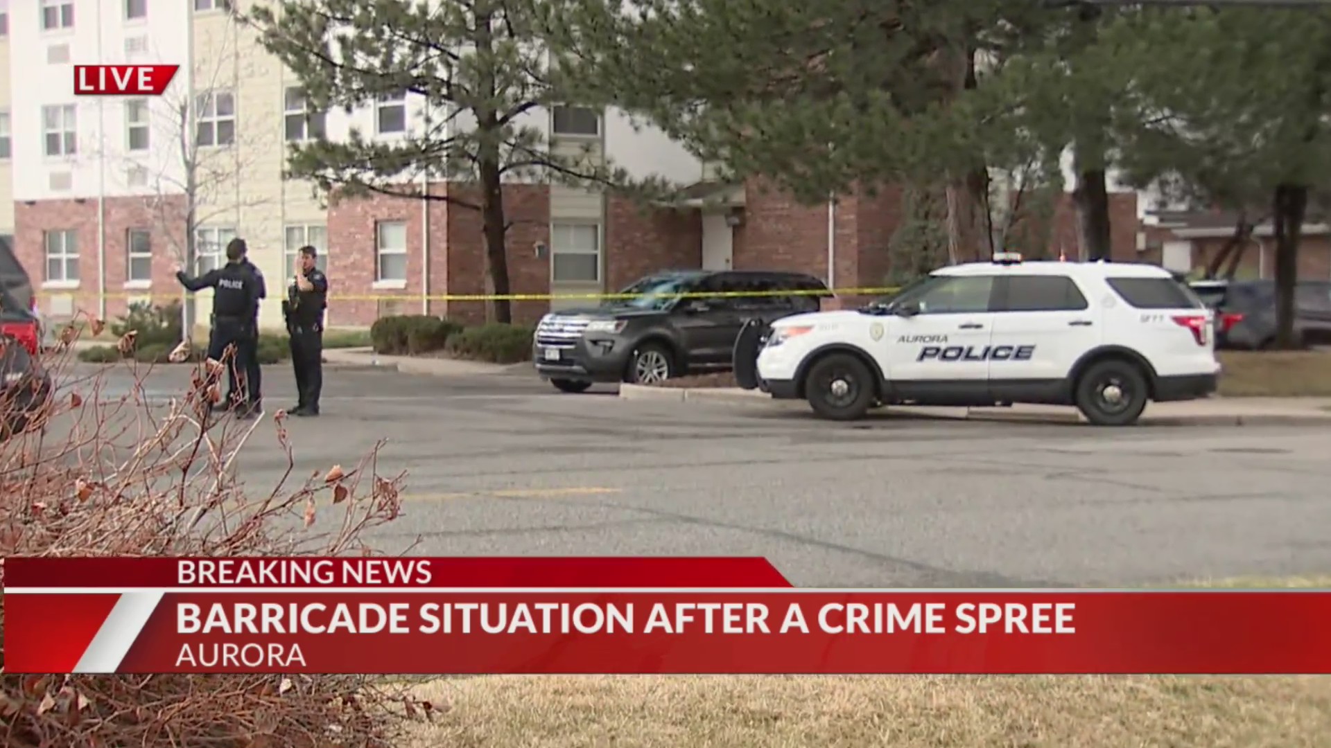 Driver flees, barricades after pursuit leads to crash in Aurora: Police ...