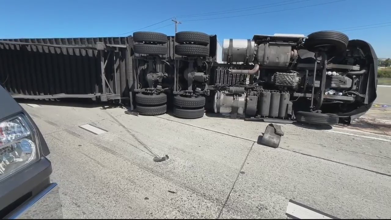 Overturned big rig on 580 blocks lanes – KRON4