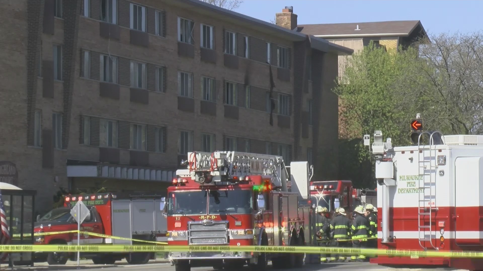 Apartment building fire in Milwaukee leaves hundreds homeless – WFRV ...