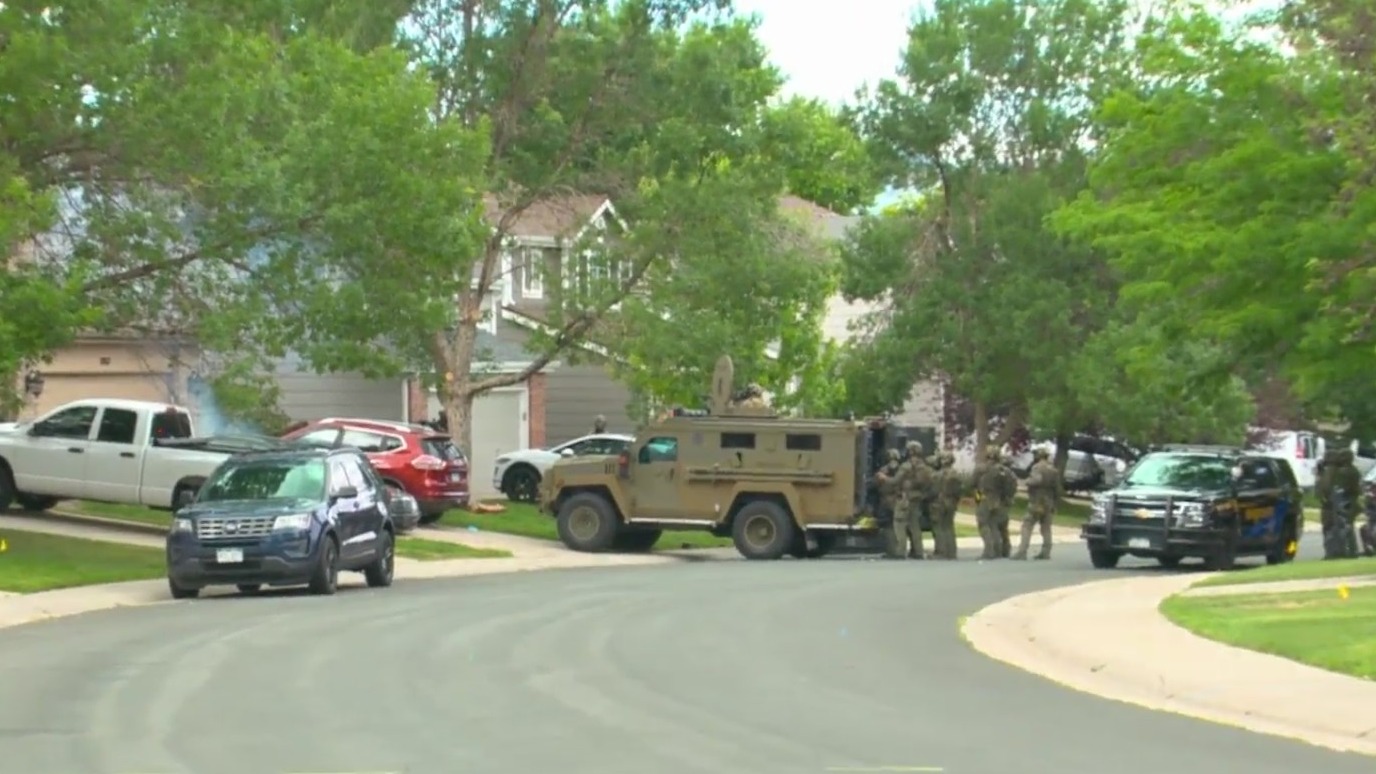 2 in custody after SWAT serves warrant in Highlands Ranch – FOX31 Denver