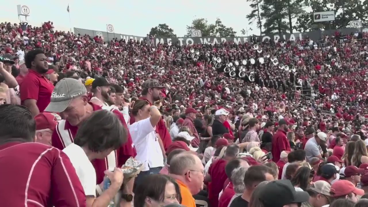 Razorback and Red Wolves fans react to historic football matchup with ...