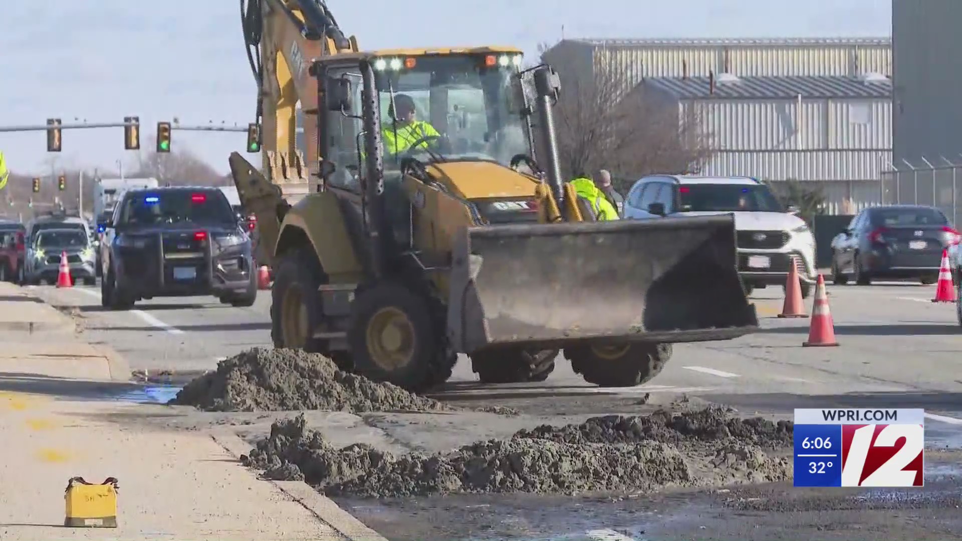 Crews working to fix Warwick water main break – WPRI.com