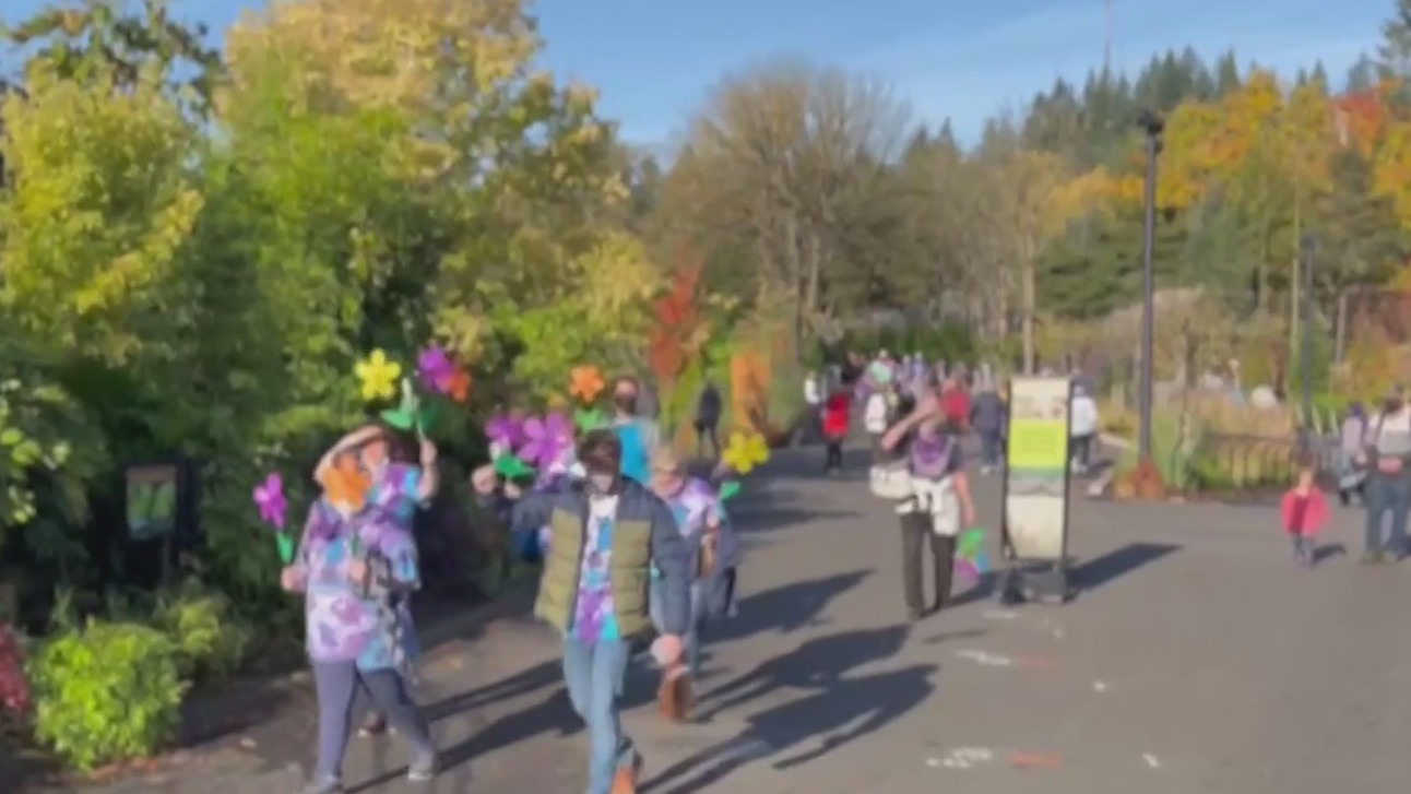 Lace up to help fight against Alzheimer’s at the Oregon Zoo Lace up to help fight against Alzheimer’s at the Oregon Zoo