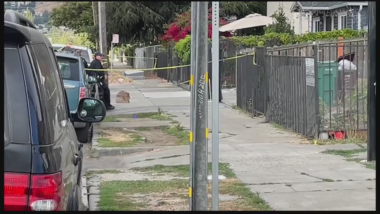 Oakland quadruple shooting leaves 2 dead, 2 in critical condition – KRON4