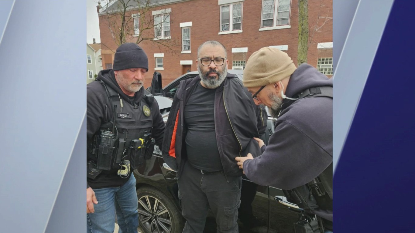 Lakeview man wanted for child sex abuse after removing electronic ...