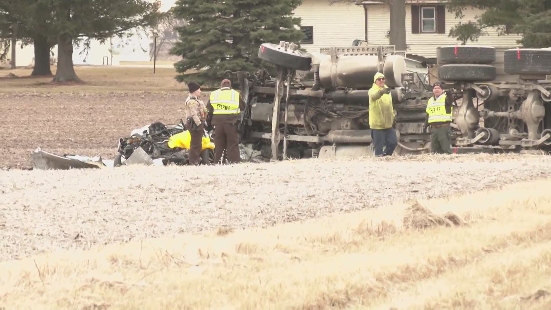 Warrant issued for semi driver accused in Boone County crash that ...